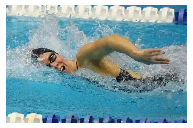 米兰奥林匹亚与狼队激战正酣谁能在这场对决中笑到最后